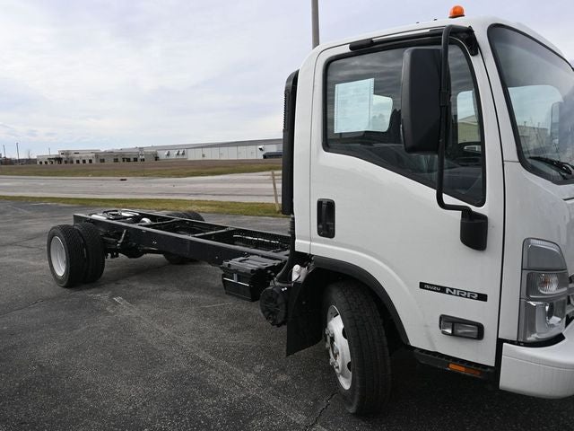 2025 Isuzu NRRGAS
