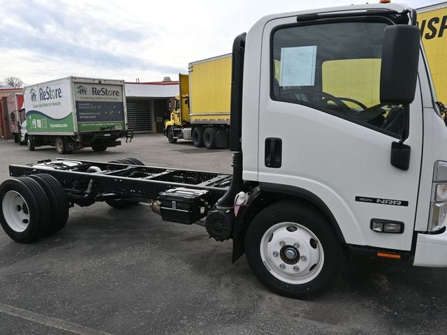 2025 Isuzu NRRGAS